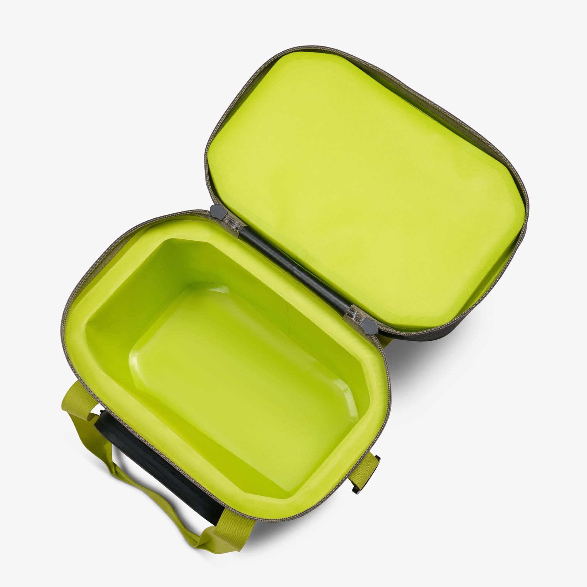 Trailmate® 18-Can Cooler Bag F6 - Jet Carbon - Open View